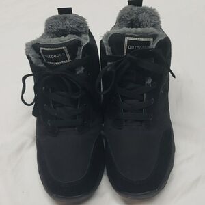 Black Outdoor Winter Boots with Faux Fur Lining